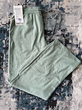 NWT lululemon Soft Jersey Straight Leg MR -002